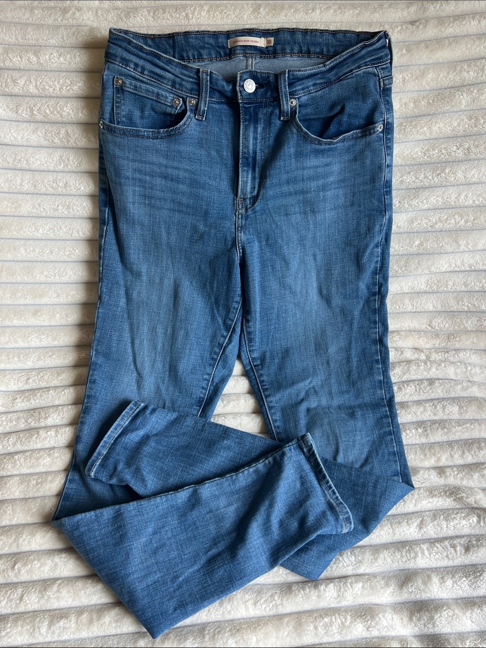 Levi’s 30x32 high rise skinny